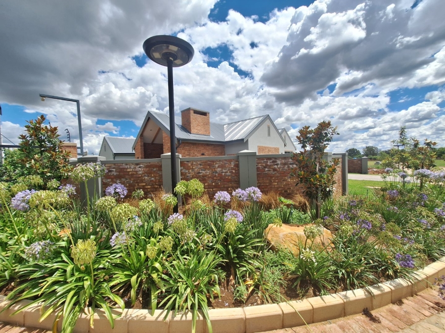 Commercial Property for Sale in Vyfhoek A H North West